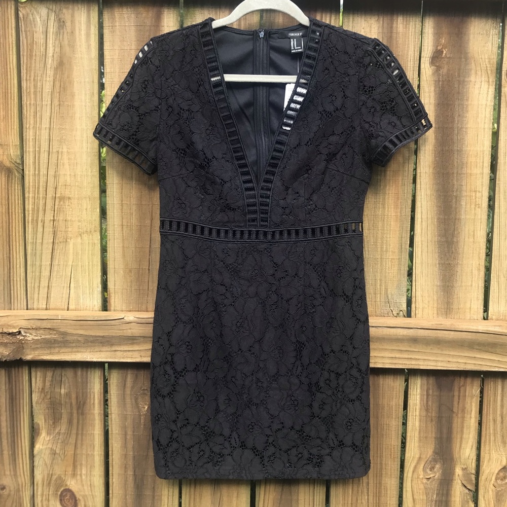 NWT | Forever Twenty-One Little Black Dress | M | Black